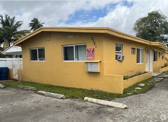 Building Photo - 2721 NW 28th St Rental
