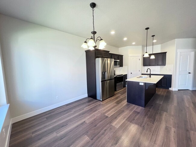 Photo - 4 bedroom/2.5 bathroom Townhome in Lehi