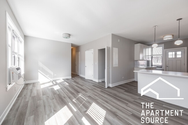 Photo - 3925 N Janssen Ave Unidad N1