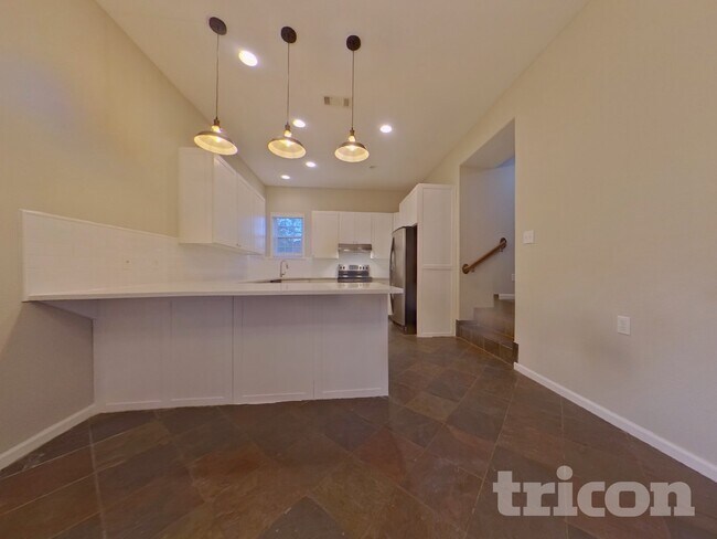 Photo - 7512 Skylake Ct