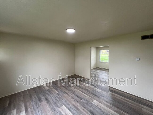 Photo - 942 S Central Dr
