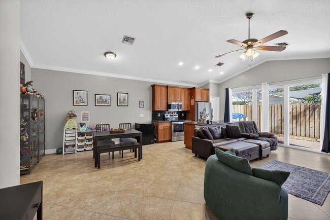 Photo - 3125 Shelby Way