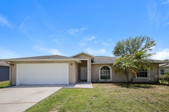 Building Photo - 916 Alsace Dr