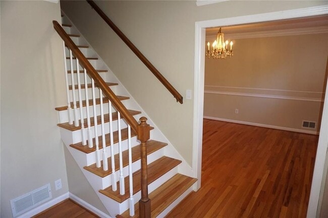 Photo - 1140 Falstaff Dr