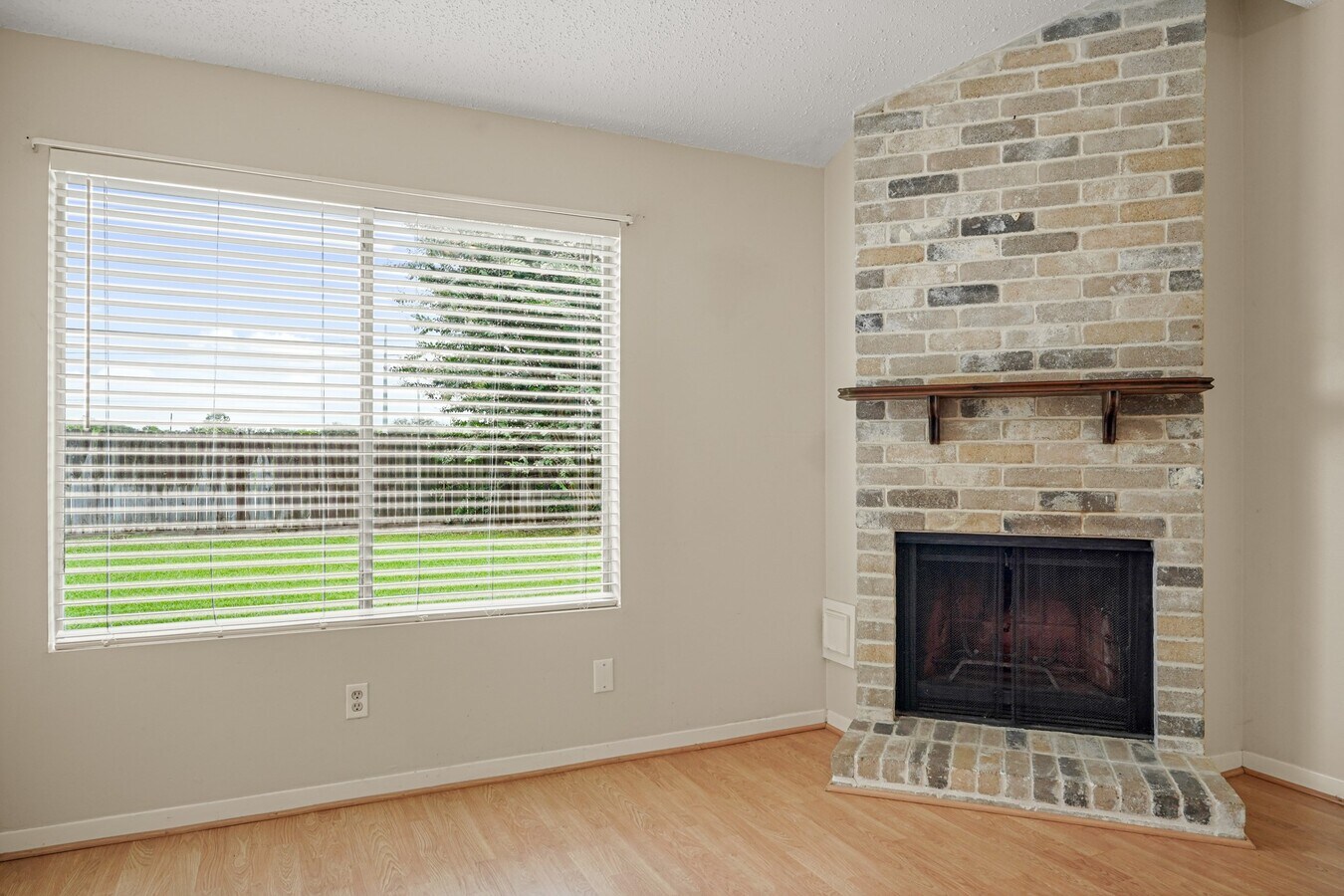 Photo - 2911 Garden Ln