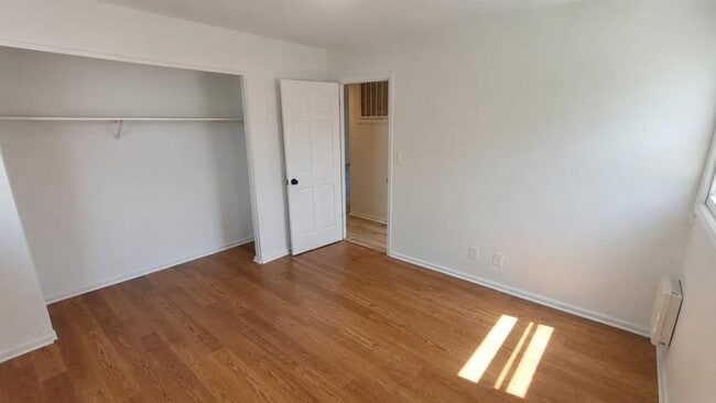 Photo - 103 N Russell St