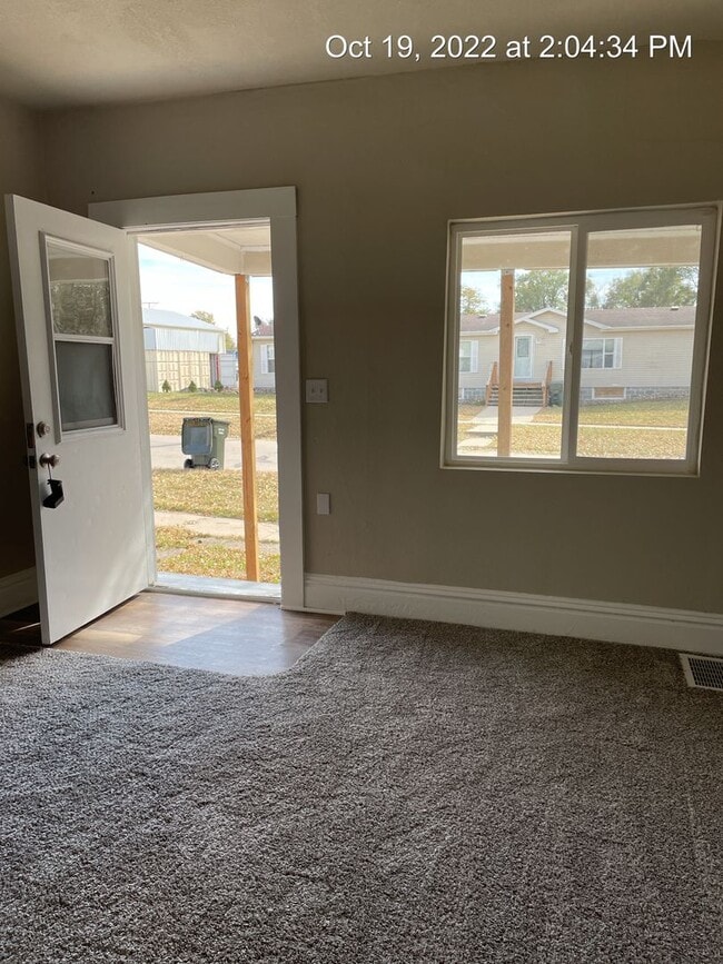 Photo - Updated 2 bedroom 1 bathroom home-located in Perry, IA