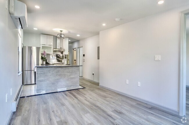 Building Photo - 232 1st St Unit 3 Rental