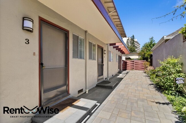 Photo - 569 Addison Ave Unidad #3