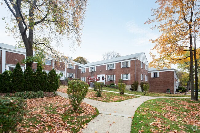 Photo - Alley Pond Owners Corporation