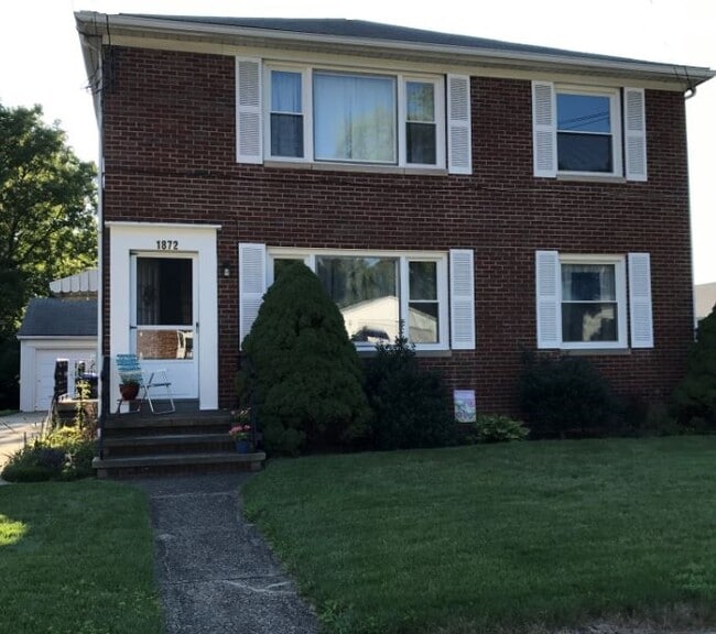 Building Photo - 1872 17th St Unit 1872 17th St - 2nd Floor Rental