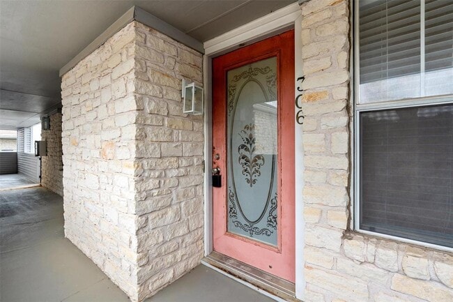 Photo - 2520 Quarry Rd Unidad 306