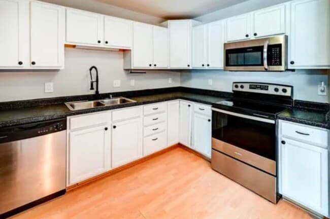 Photo - 5120 N Walbridge Ave