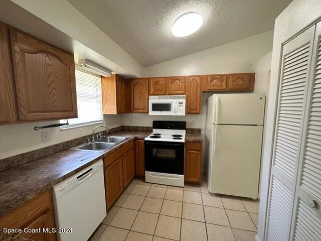 Photo - 1235 Karlovy Ave NW