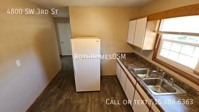 Photo - 4800 SW 3rd St