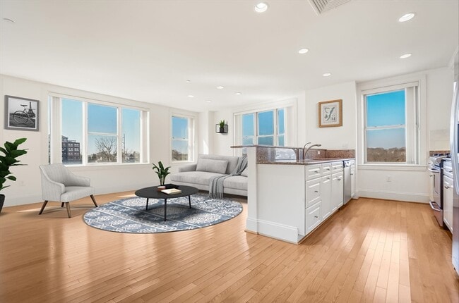 Photo - 116-128-128 Rantoul St Unidad 509