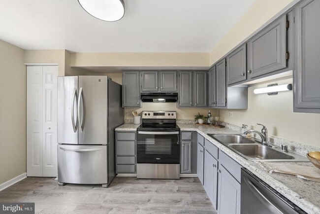 Photo - 7619 Nutwood Ct
