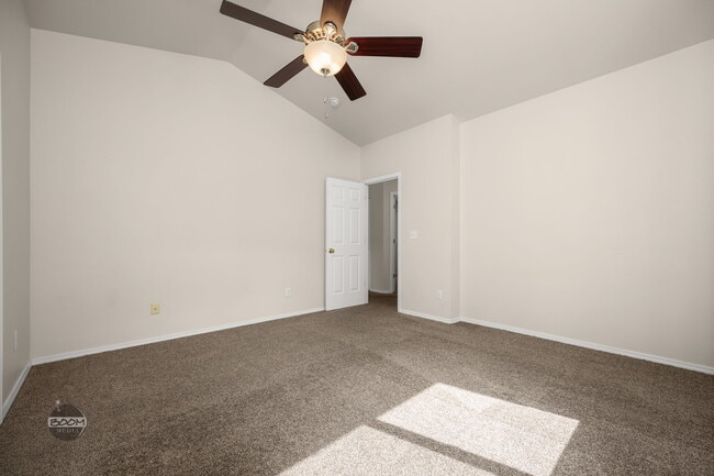 Photo - 11238 Borealis St
