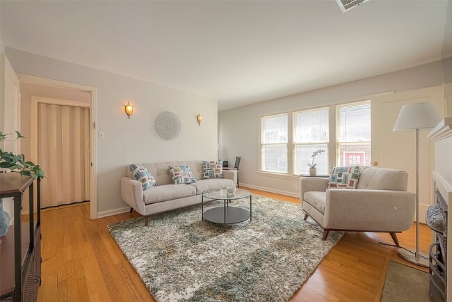 Photo - 1558 1/2 Castle Ct