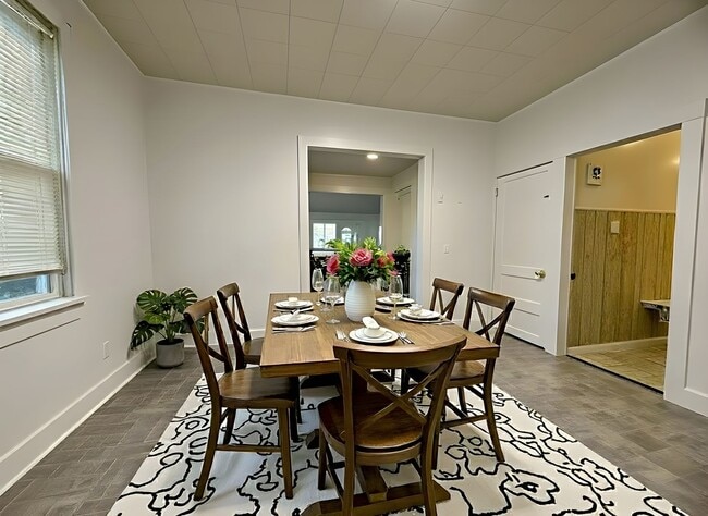 Photo - 2 Bedroom 1 Bathroom in Middletown!