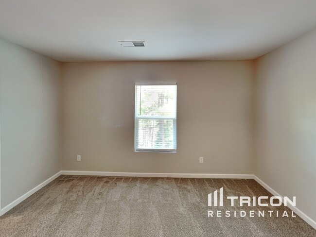 Photo - 341 Freeman Cir