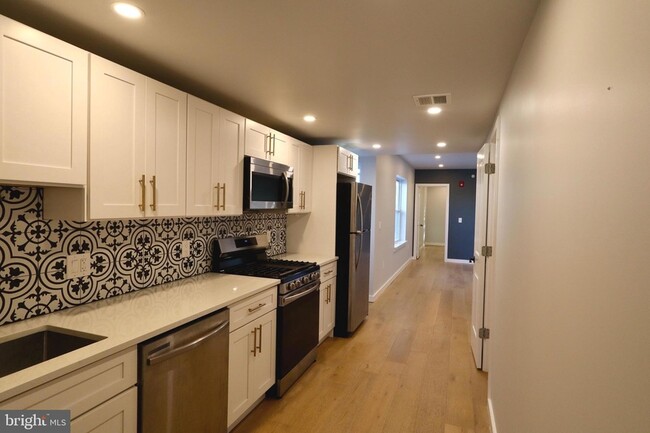 Photo - 3908 Fairmount Ave Townhome