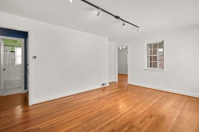 Photo - 318 Ethan Allen Ave