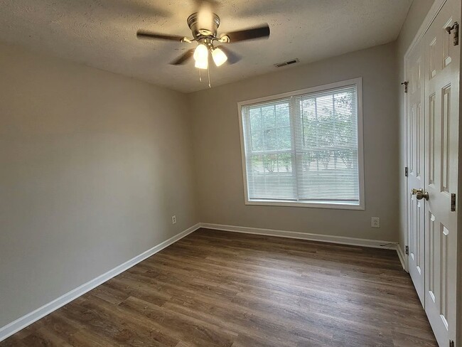 Photo - 317 Buckeye Dr