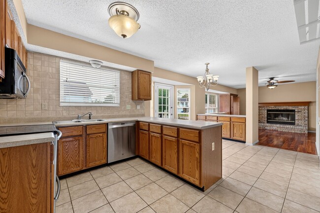Photo - 2600 Northcliffe Dr