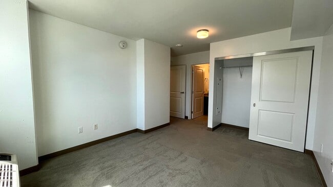 Photo - Partially Furnished. Unbeatable location... Unit 3112