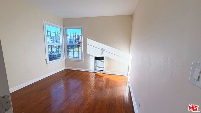 Photo - 626 E Fairview Blvd Unidad 4