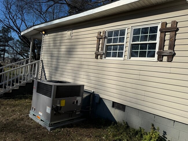 Photo - 11601 US-221