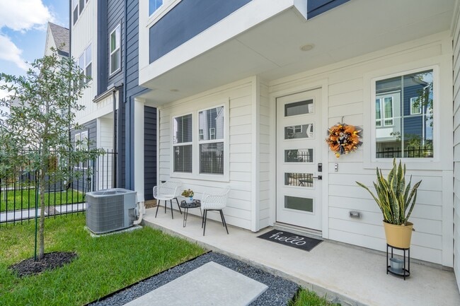 Photo - 8324 Springwood Cyn Ln