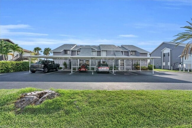 Building Photo - 4626 SE 5th Pl Unit 103