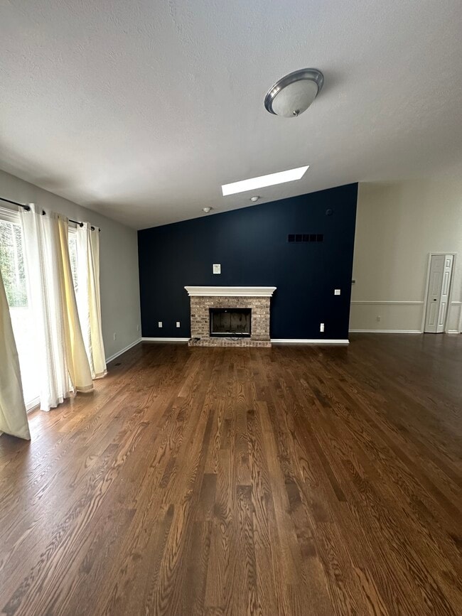 Photo - 4934 Claredon Pl