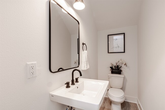 Photo - 6814 Burkett St.