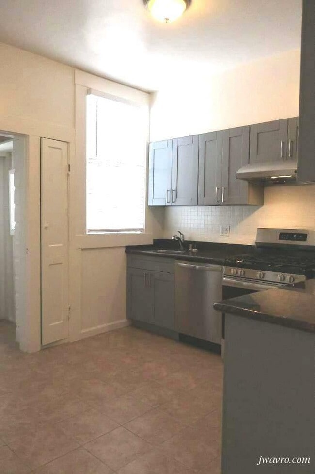 Photo - 598 12th Ave Unidad 596