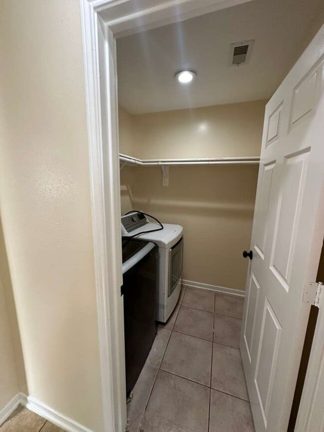 Building Photo - 5718 Straight Way