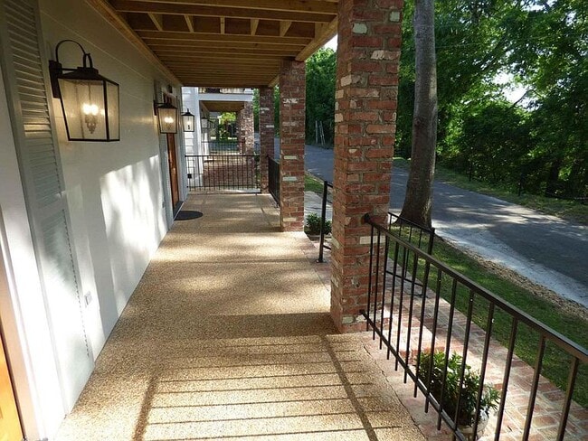 Photo - 417 1st St S