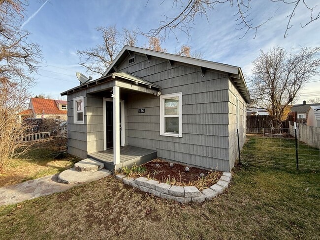 Photo - CHECK OUT THIS COZY HOME WALKING DISTANCE FROM DOWNTOWN REDMOND!! Unit 136