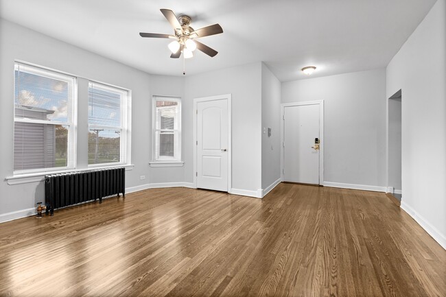 Photo - 1724 W Juneway Terrace Unit 3A