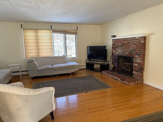 Photo - 11 Bluegrass Ln