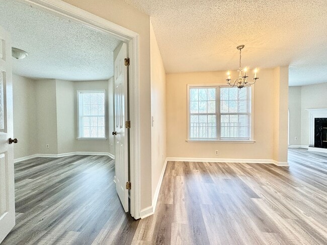 Photo - Immaculate 2 BR condo convenient to loop and I-40