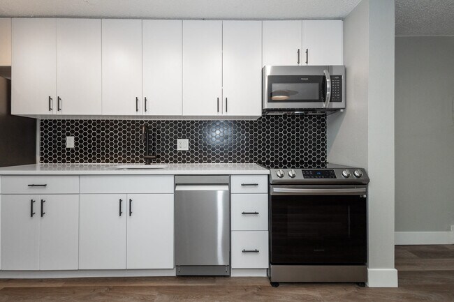 Photo - 1341 Cook