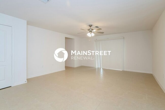 Photo - 4 Bedroom Pet-Friendly Home in Dundee, FL ...