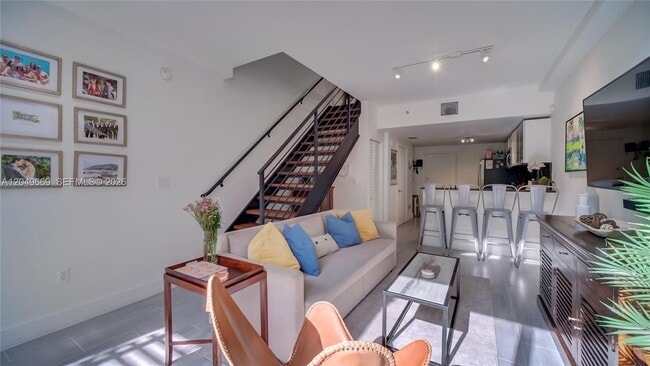 3339 Virginia St Unit 323