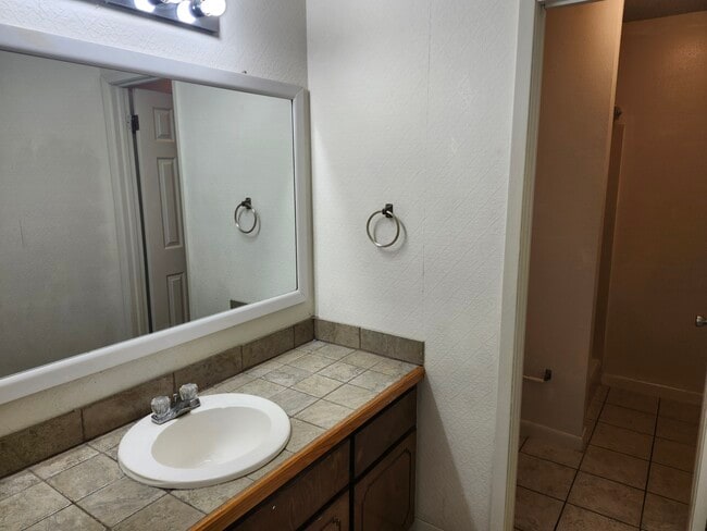 Photo - 44 5th St