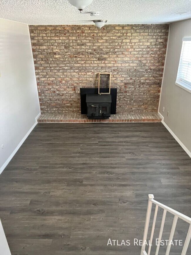 Photo - 11194 Forest Ave