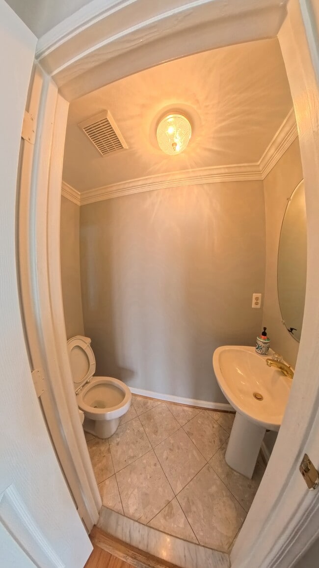 Photo - 7021 Haycock Rd Unidad E