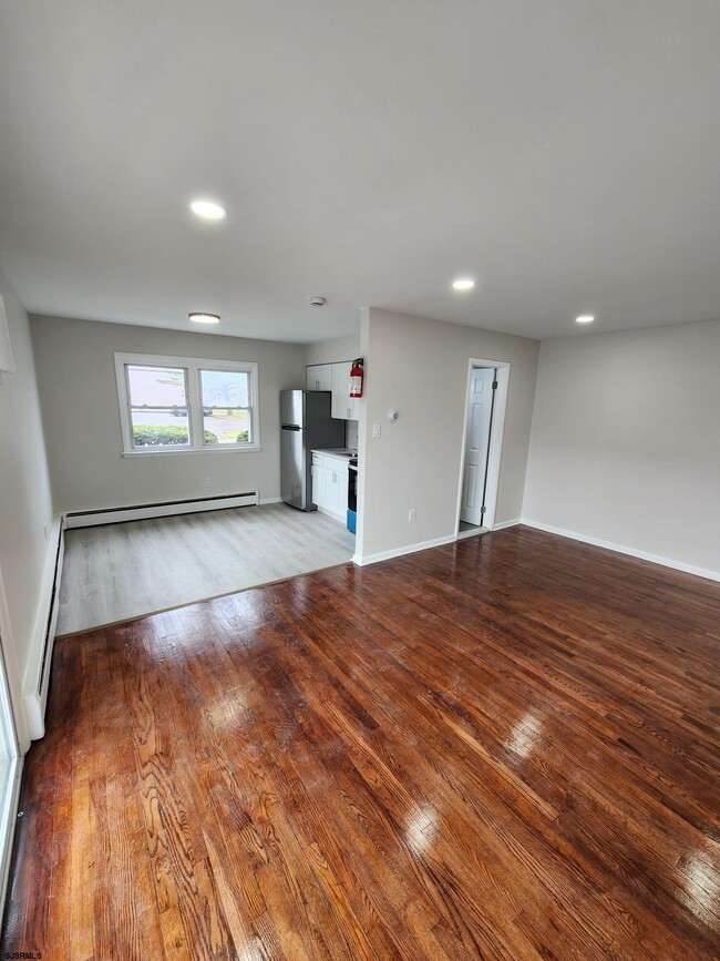 2304 Hamilton Ave Unit 11